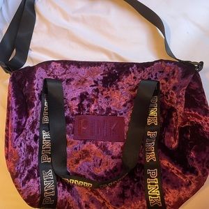 vs pink duffel bag